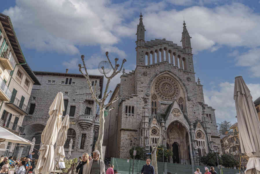 Mallorca - Sóller 05 - iglesia de Sant Bartomeu.jpg